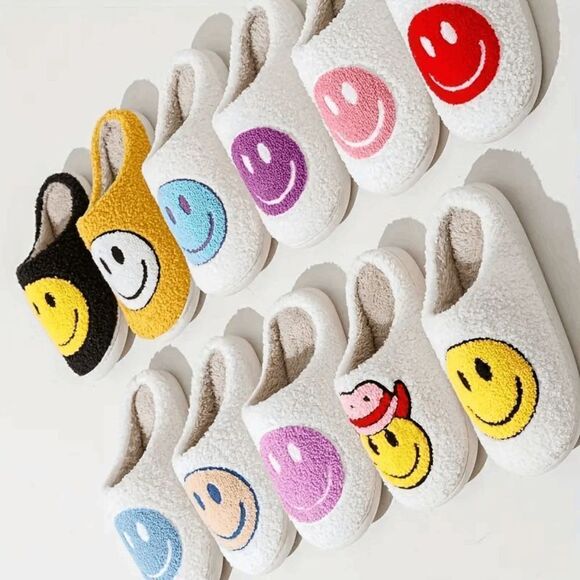 Pink and White Fuzzy Smiley Face Slippers Size 5.5/6 - Picture 2 of 2